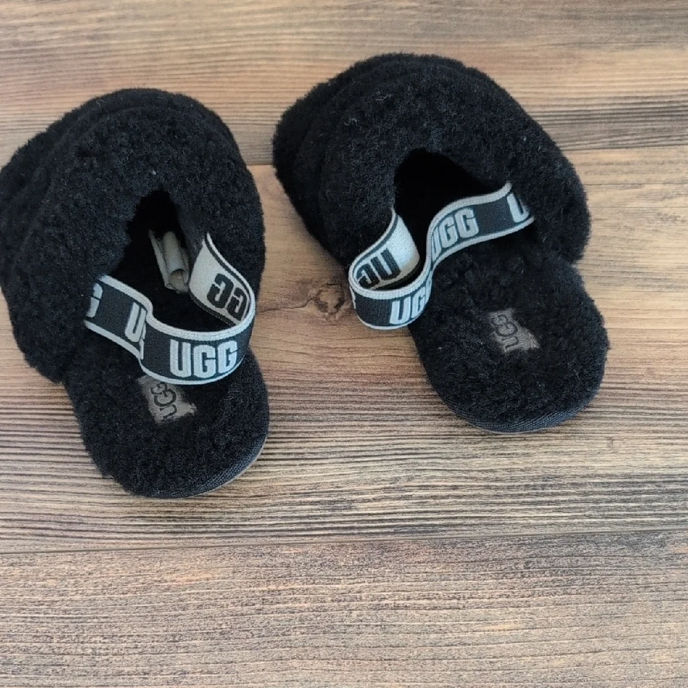 UGG Black Fluffy Slide Slippers Girl's 10